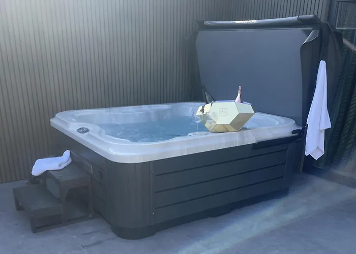 Ninky Nonk Nyaraló *