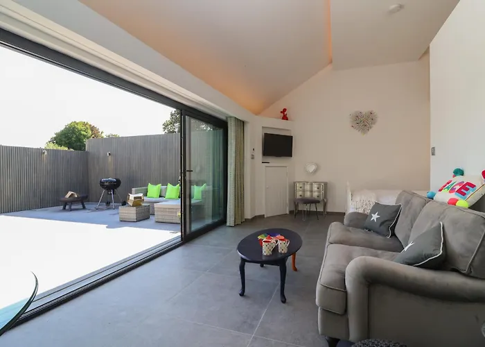 Ninky Nonk Nyaraló *