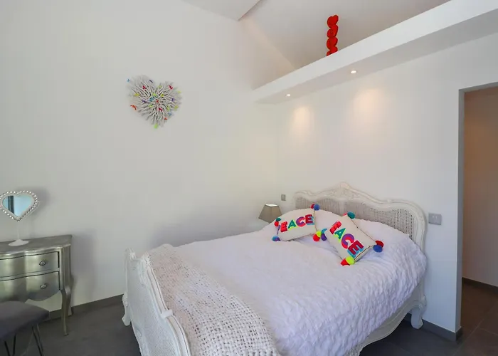 Ninky Nonk Nyaraló Bristol